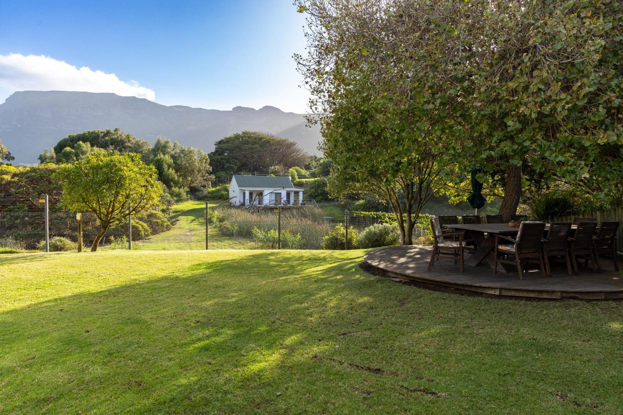 Serene, Thatched Apartment In Noordhoek, Cape Town Bagian luar foto